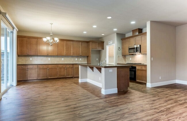Building Photo - Great Harlan Ranch Home! Don't miss out! It won't last long!