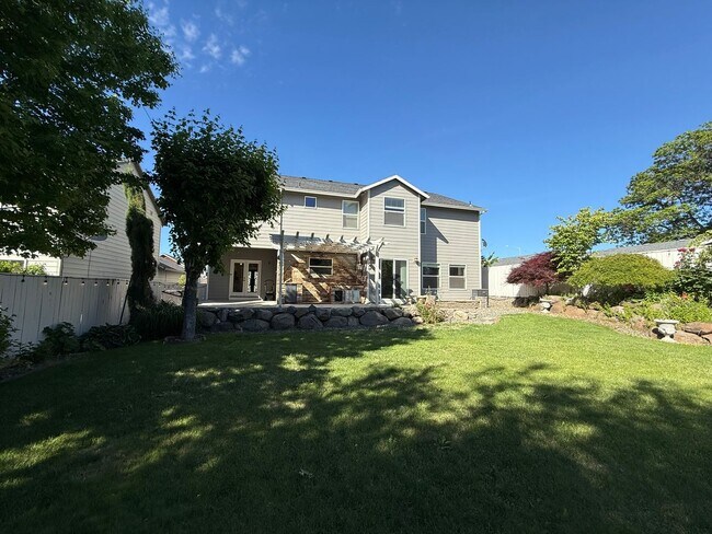 Building Photo - 4 Bedroom Home For Rent In The Dalles