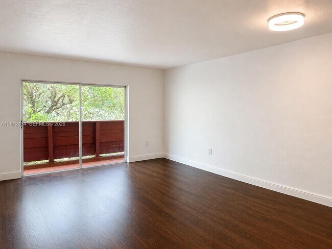 Building Photo - 1205 Mariposa Ave