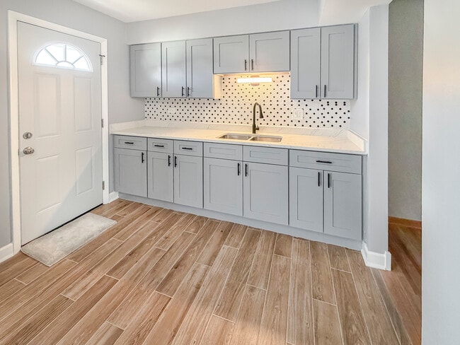 Building Photo - 213 Lafayette St