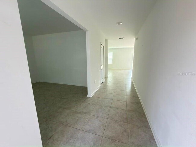 Building Photo - 1062 John Jacob Rd
