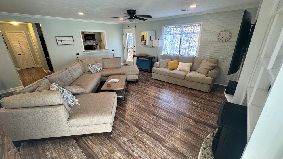 Building Photo - 2810 Wiigwaas Ln