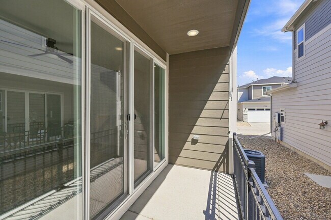 Building Photo - $2,495.95 - 3 Bed, 2.5 Bath Townhome in Aurora with Central AC and In Unit Laundry!