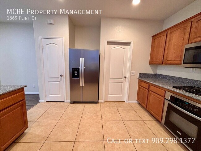 Building Photo - 1869 Flint Ct