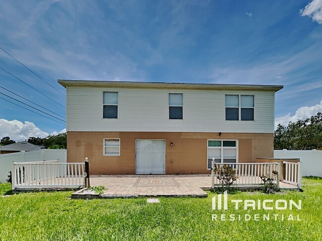 Building Photo - 901 Basilica Ln