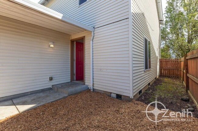 Building Photo - 1116 W 30th St