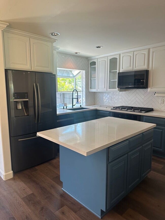 Building Photo - Well Maintained 3 Bedroom Home w/Solar