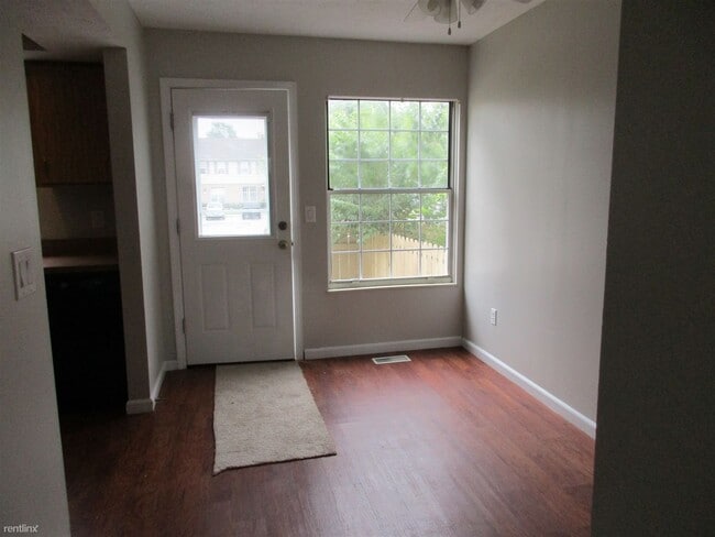 Building Photo - 2 br, 1.5 bath Condo - 1183 Bethel Rd