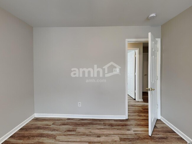 Building Photo - 3357 Hawick Commons Dr