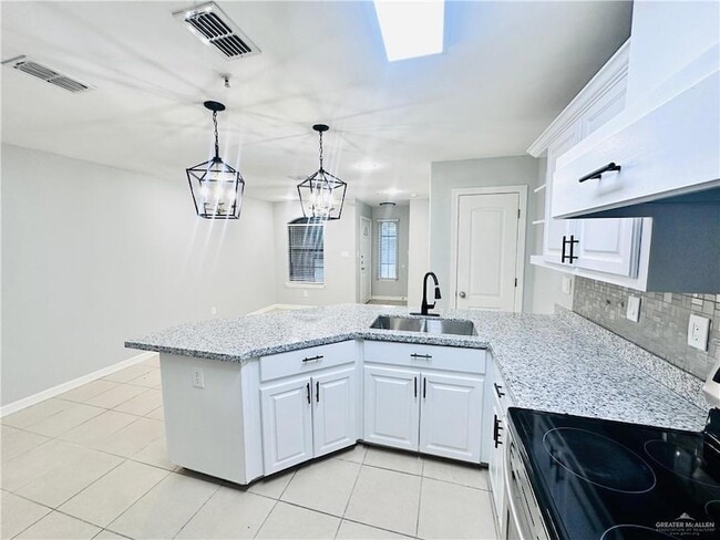 Building Photo - 213 S 49th St