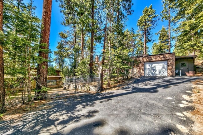 Building Photo - Cozy 3BD house avail. on 10/10/2025 for a ...