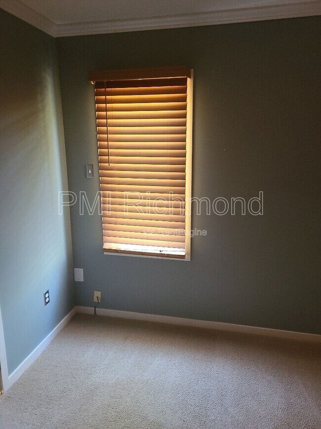 Building Photo - 10107 Hearthrock Ct