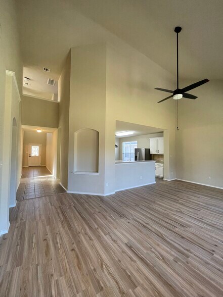 Building Photo - 1602 Melissa Oaks Ln