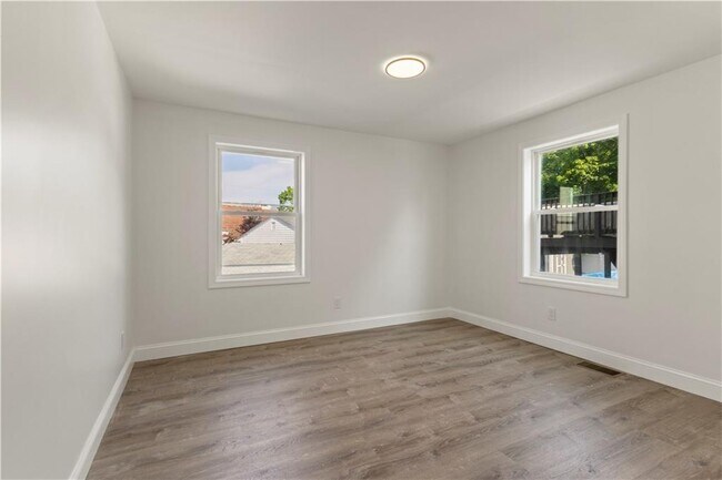 Building Photo - 30 Danby St
