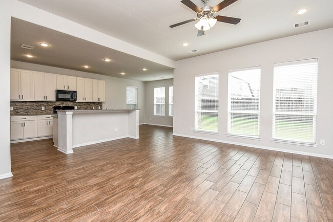 Building Photo - 4442 Buentello Dr
