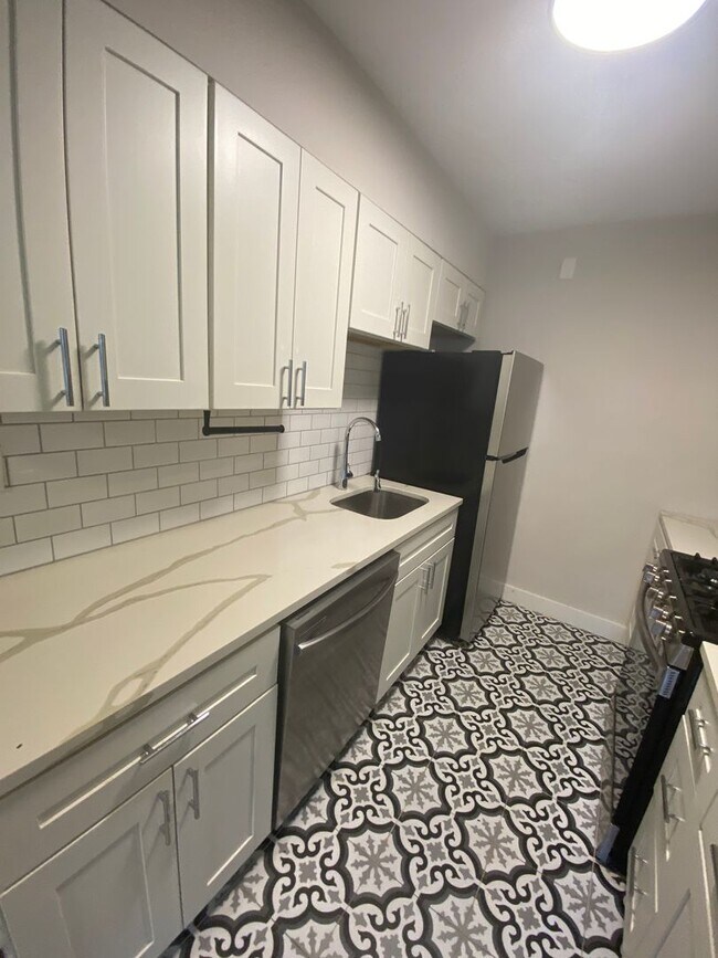 Building Photo - Beautiful 3Bed/1Bath in the Grove