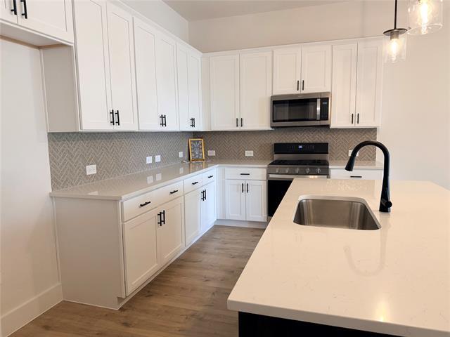 Building Photo - 1308 Arkansas Spgs St