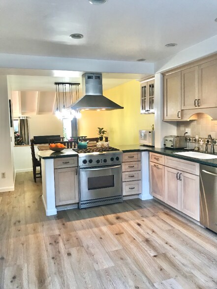 Building Photo - 3600 High Meadow Dr