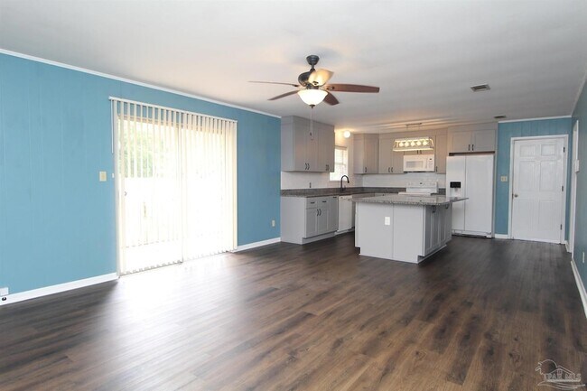 Building Photo - 1400 N D St