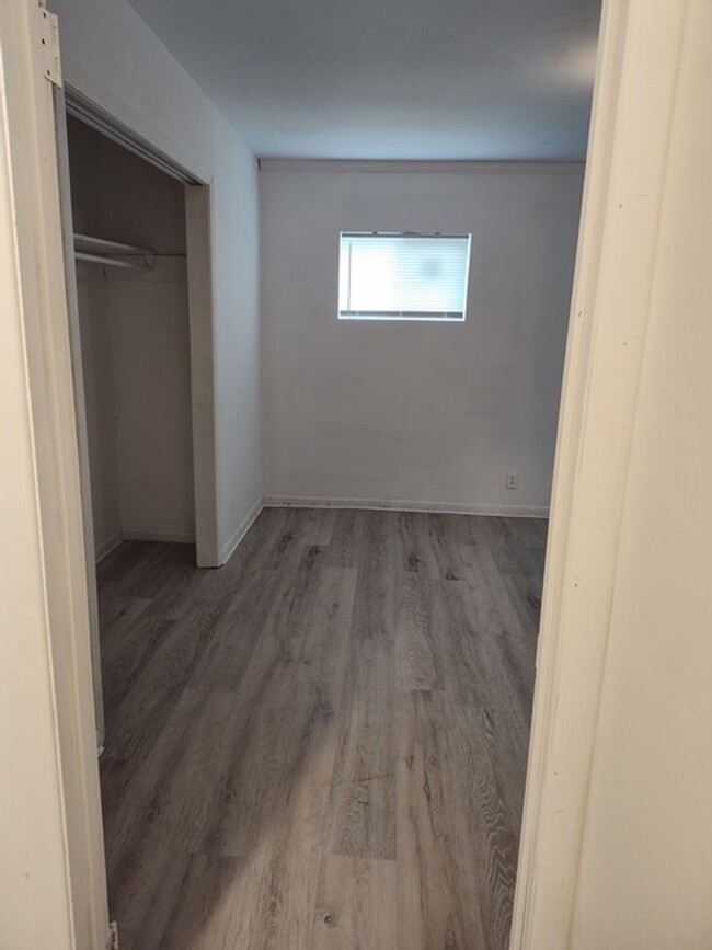Building Photo - 2 bedroom 1 bath apartment Maryville ( Blo...