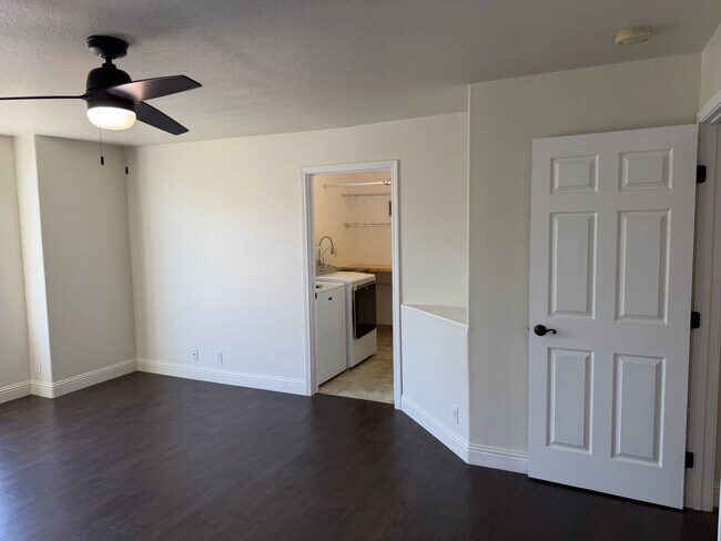 Building Photo - 9223 Camden Lake Way