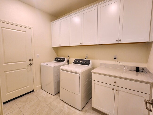 Building Photo - New 4 bedroom  home in Heybourne Meadows area of Minden.