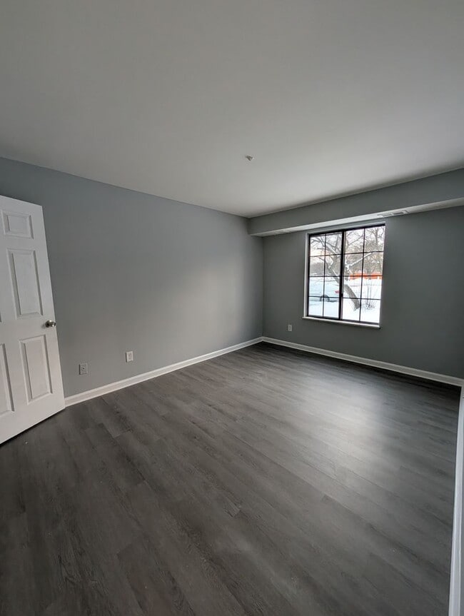 Building Photo - Beautiful 2 Bedroom Condo in Canton