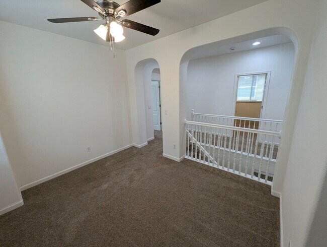 Building Photo - Well-Appointed Fairfield 4/2.5 Home with Excellent Location + Price