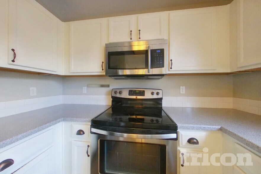 Building Photo - 6627 Cache Dr