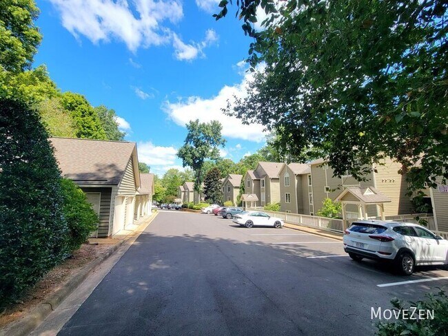 Building Photo - 313 Glen Echo Ln
