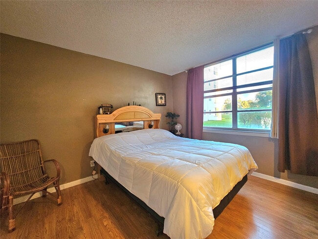 Building Photo - 1460 NW 80th Ave