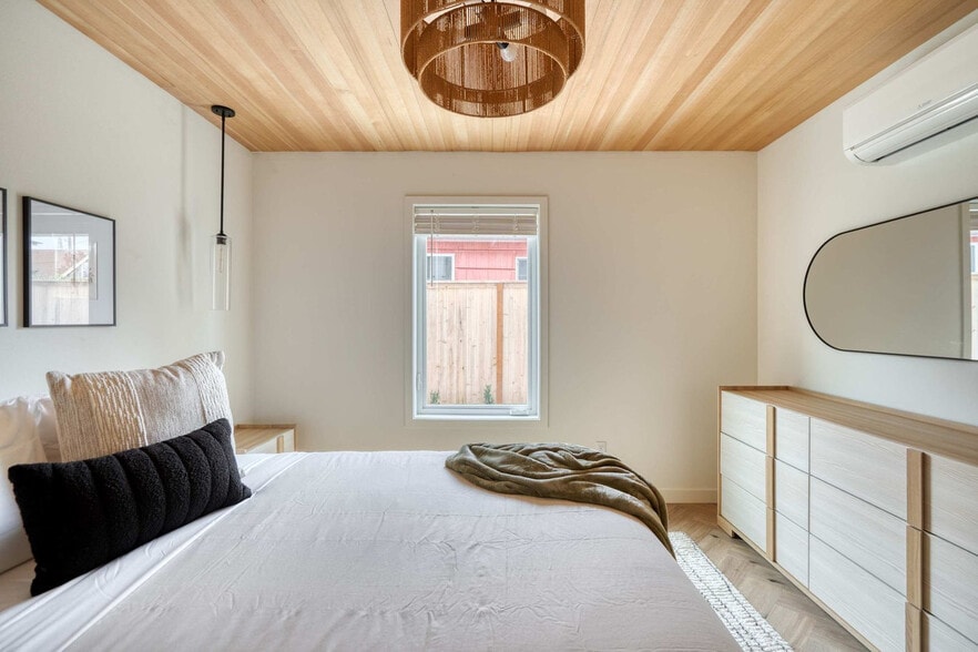 Building Photo - 5012-5022-5022 NE 26th Ave