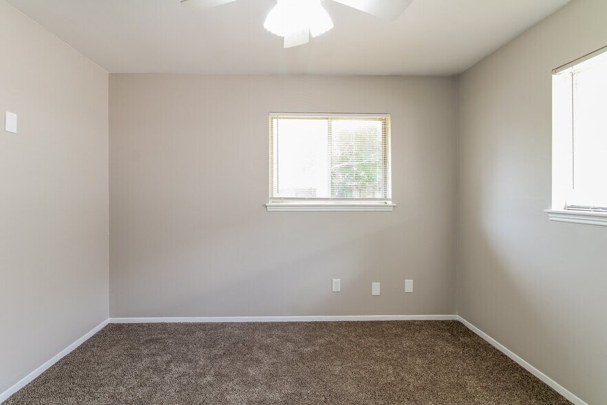 Building Photo - 5014 Hasie Dr