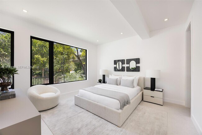 Building Photo - 92 SW 28th Rd