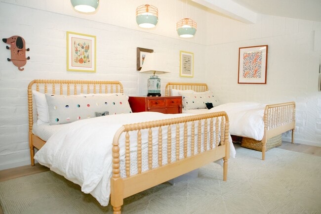 Building Photo - Beautiful Carmel Valley Home 3bed/3bath Ready for September 1st Move in Date!