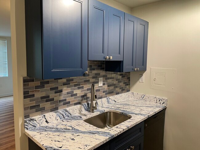 Primary Photo - 2030 F St NW