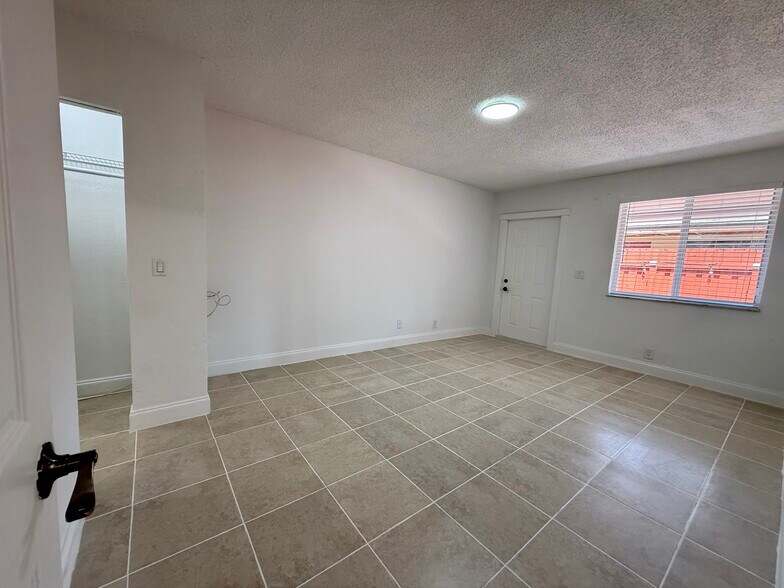 Master Bedroom - 821 SW 9th St