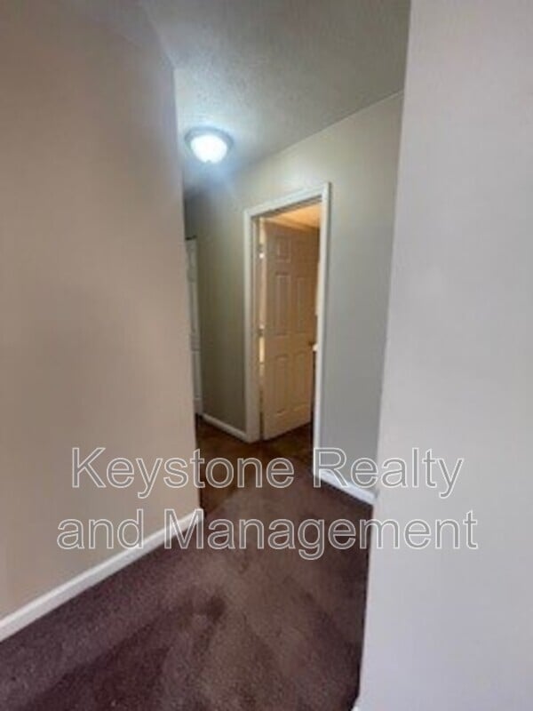 Building Photo - 298 Thompsonville Ln