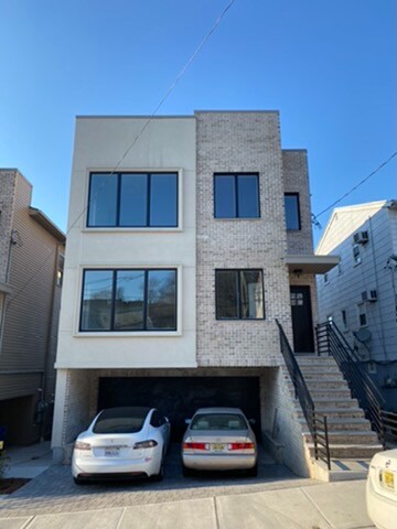 Primary Photo - 5107 Meadowview Ave