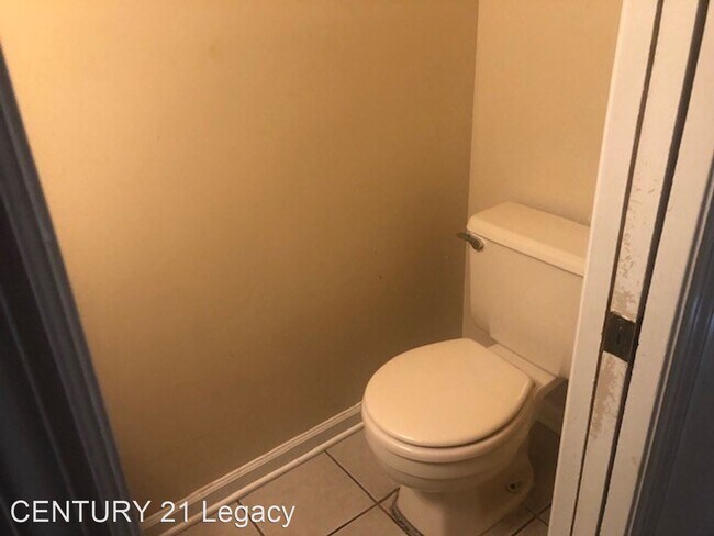 Building Photo - 3 br, 2.5 bath House - 10421 Ravenbrook Ln