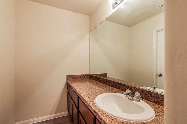 Building Photo - 3038 Junction Dr