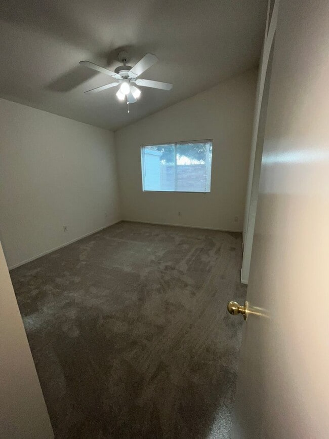 Building Photo - 3 Bed| 2 Bath | 1215 SF | Private Driveway + Garage | Single Story| Tenant pays $175 monthly for ...