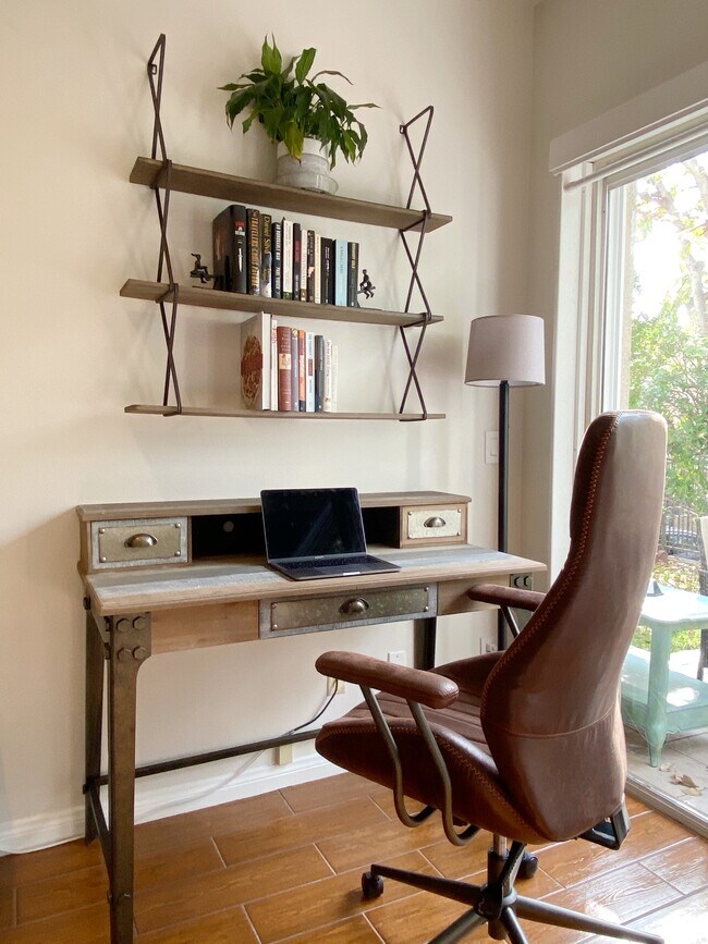 Building Photo - 3645 Cardiff Ave