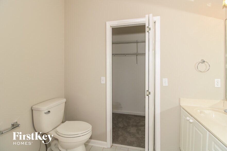 Building Photo - 640 Old Cahaba Dr