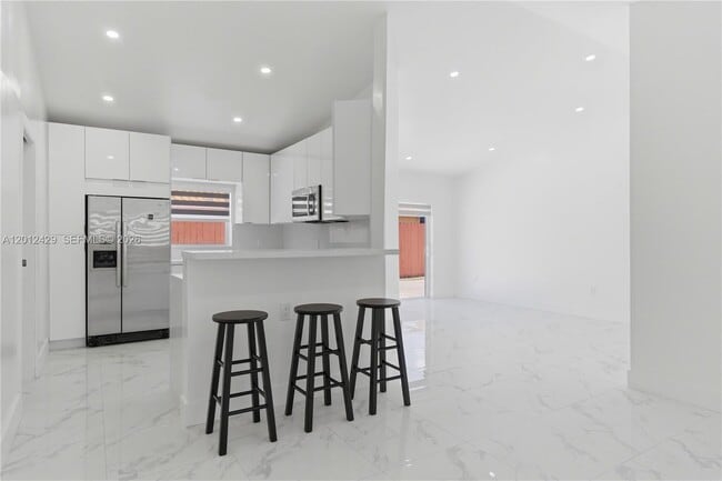 Building Photo - 164 NW 85th Ct