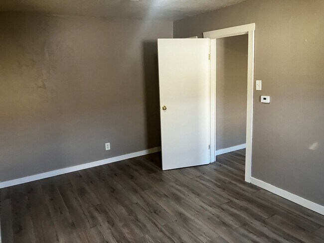 Building Photo - 3309-3313 Main St