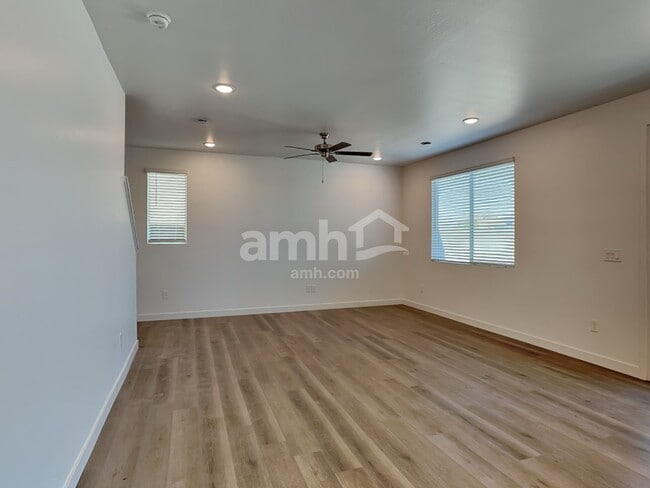 Building Photo - 9725 W Luxton Ln