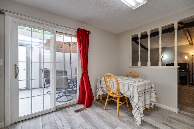 Building Photo - COME SEE THIS BEAUTY!