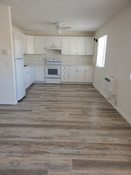 Building Photo - 9765 Dale Ave