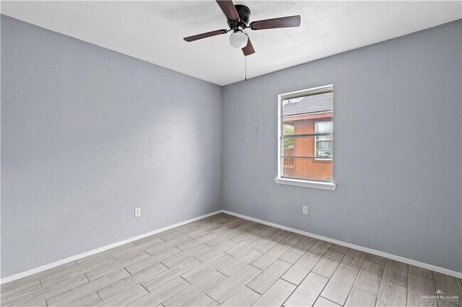 Building Photo - 10 E Wells St